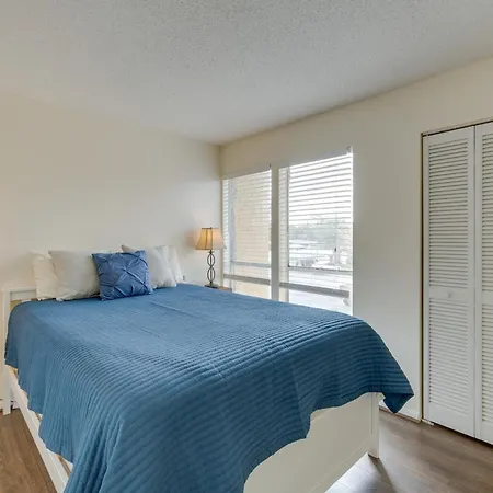 Updated Sienna Park Condo - 4 Miles To Siesta Key!